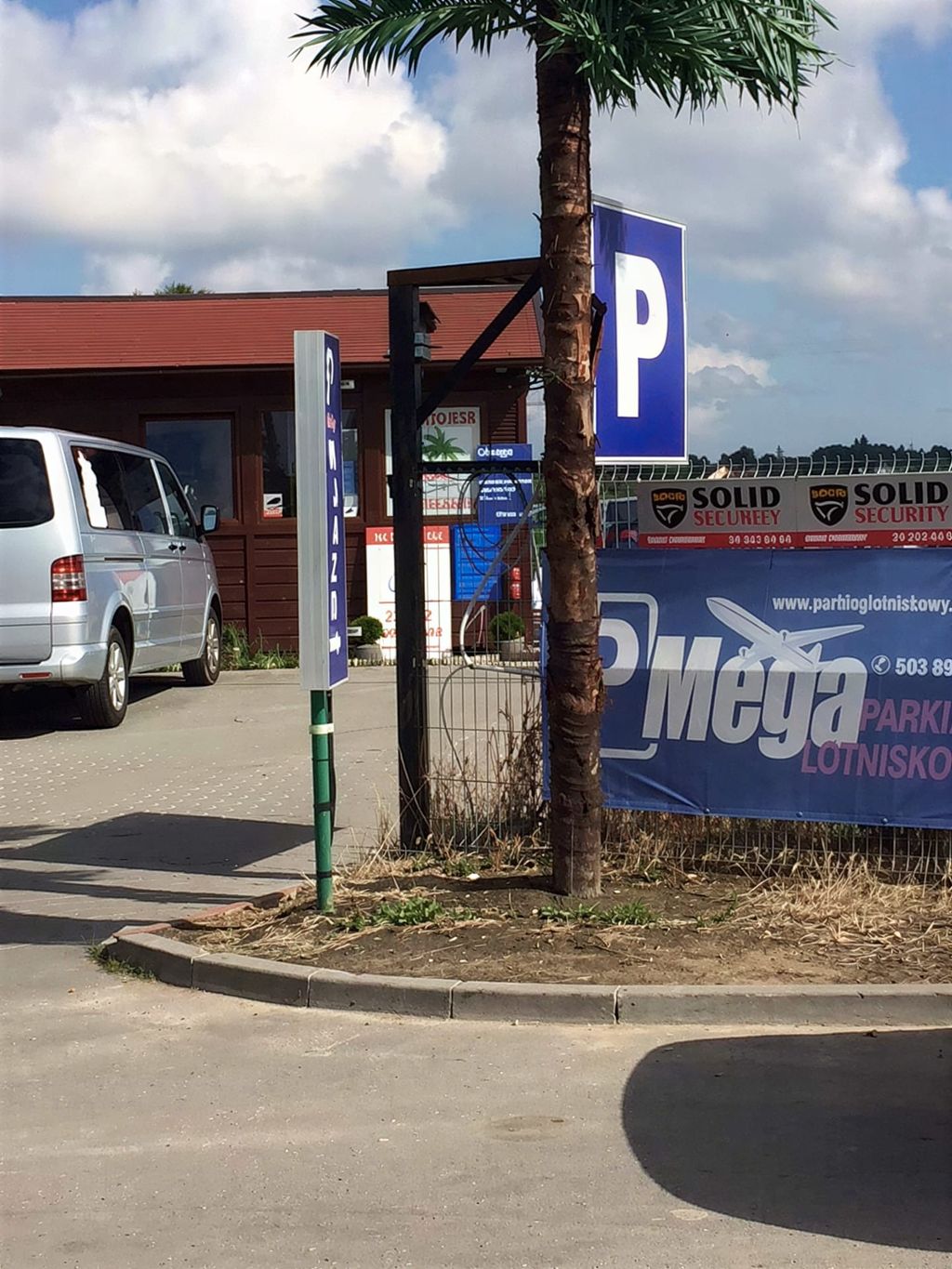 Zdjęcie Gdańsk Parking Lotnisko | Mega Park Service