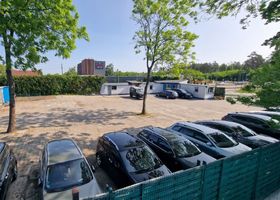 Zdjęcie parkingu Parkingos przy lotnisku