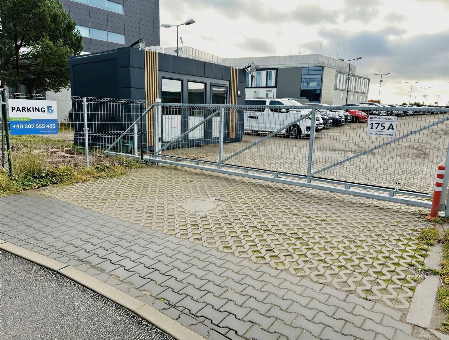 Parking Piątka - lotnisko Gdańsk-Rębiechowo (GDN) - zdjęcie parkingu